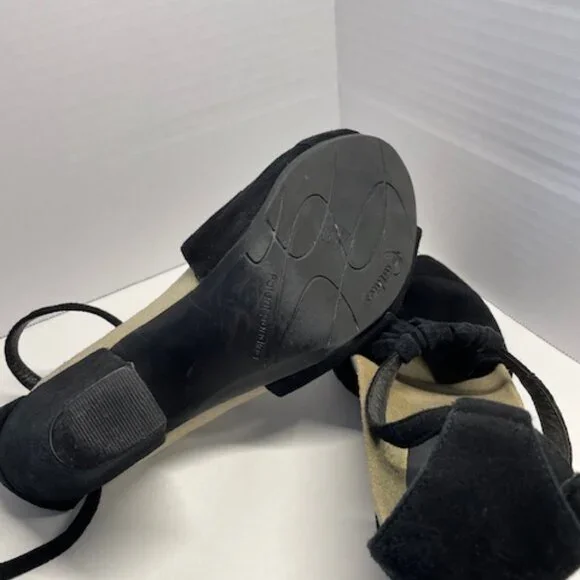 Black Suede Earthies are a must for looking retro cute!! - Picture 3 of 4